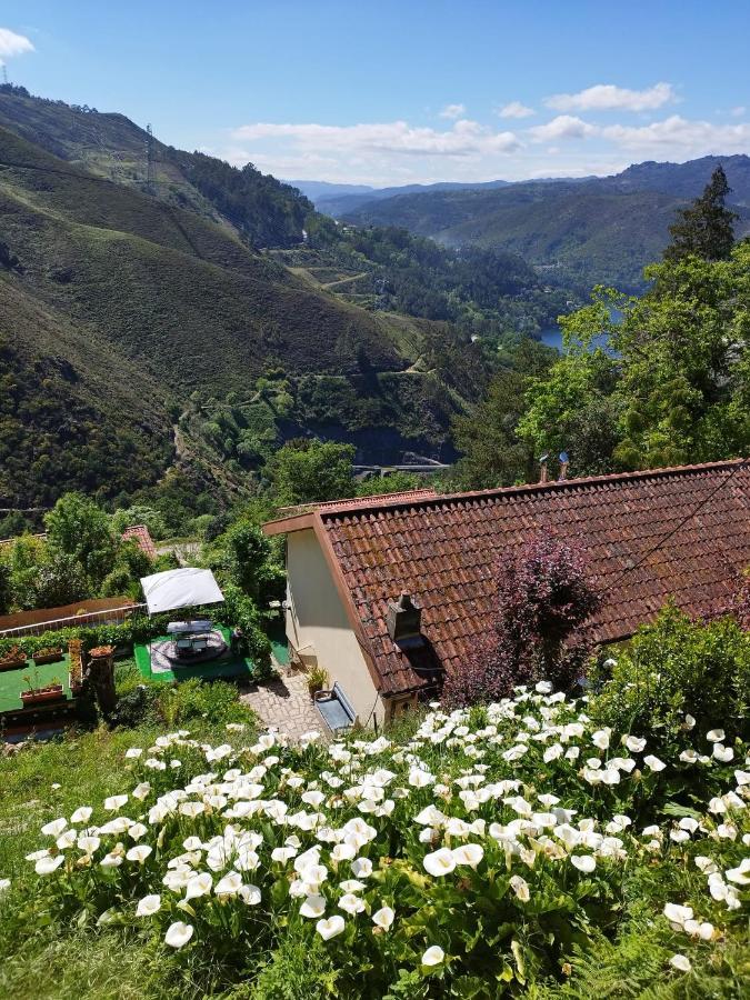 Monteiro'S Geres Countryhouse Ferral Esterno foto