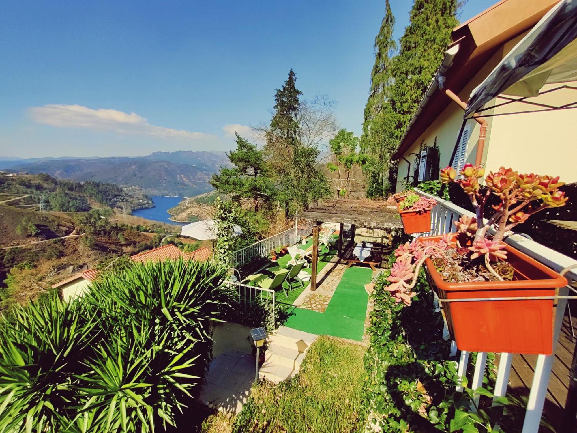 Monteiro'S Geres Countryhouse Ferral Esterno foto
